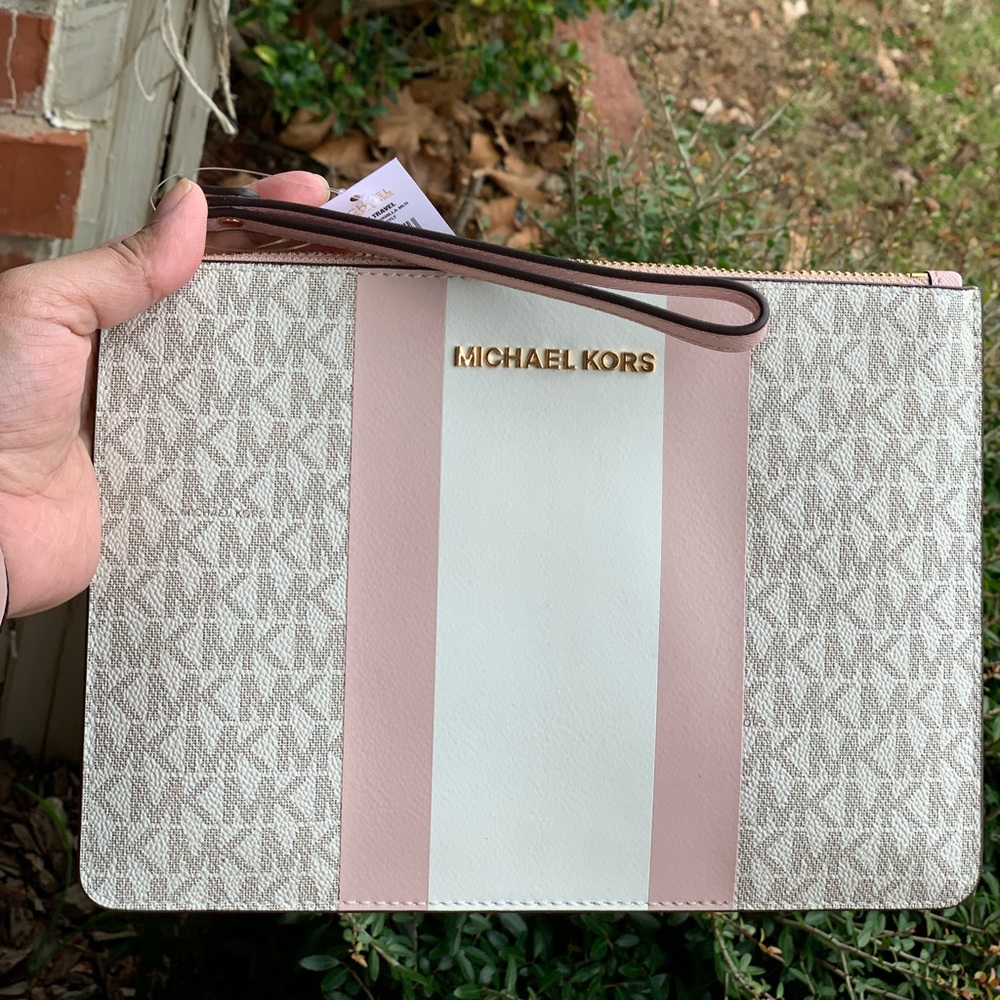 Michael kors  center stripe XL zip clutch leather